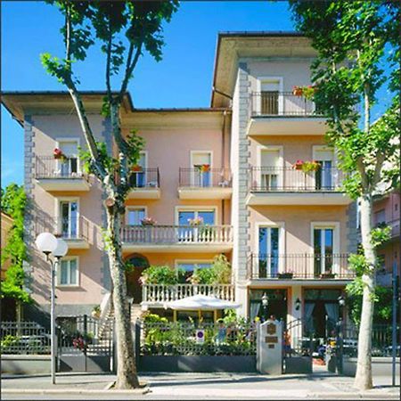 Hotel Berlino Cattolica Eksteriør bilde