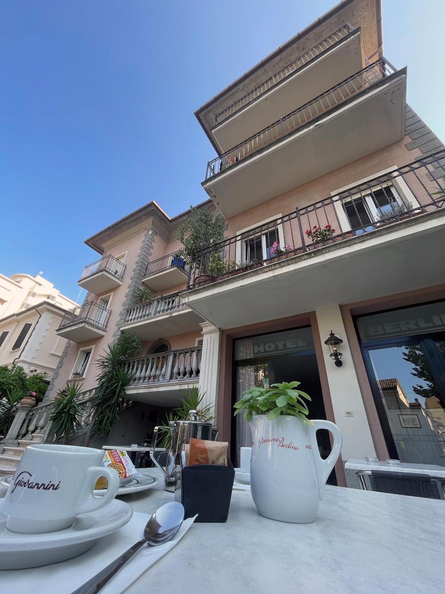 Hotel Berlino Cattolica Eksteriør bilde